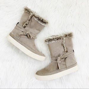 TOMS Vista Desert Size 6 Taupe Suede Leather Fur